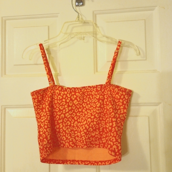 GUESS Crop Top - Picture 2 of 4